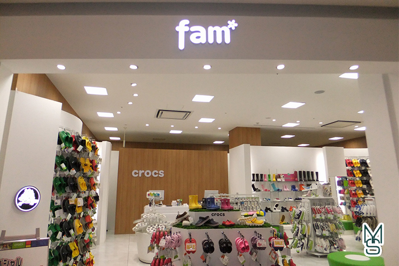 クロックス(crocs) fam イオンモール八幡東店